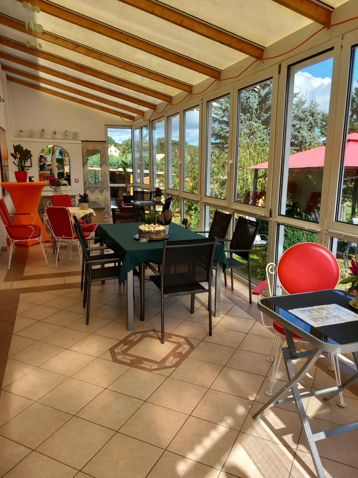 Garten-Café Tannenweg , Manfred Leisge ,  Katrin Leisge, Poseritz, Rügen Island, Futter für Hunde von Garten-Café Tannenweg