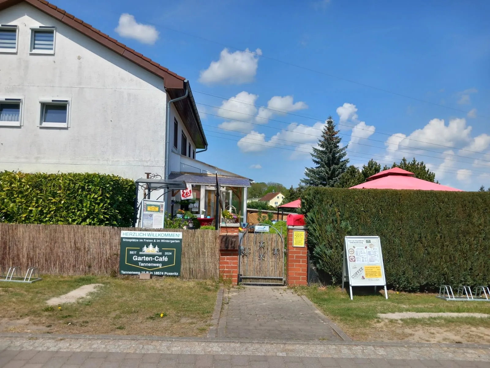 Garten-Café Tannenweg , Manfred Leisge ,  Katrin Leisge, Poseritz, Rügen Island, Garten-Café Tannenweg